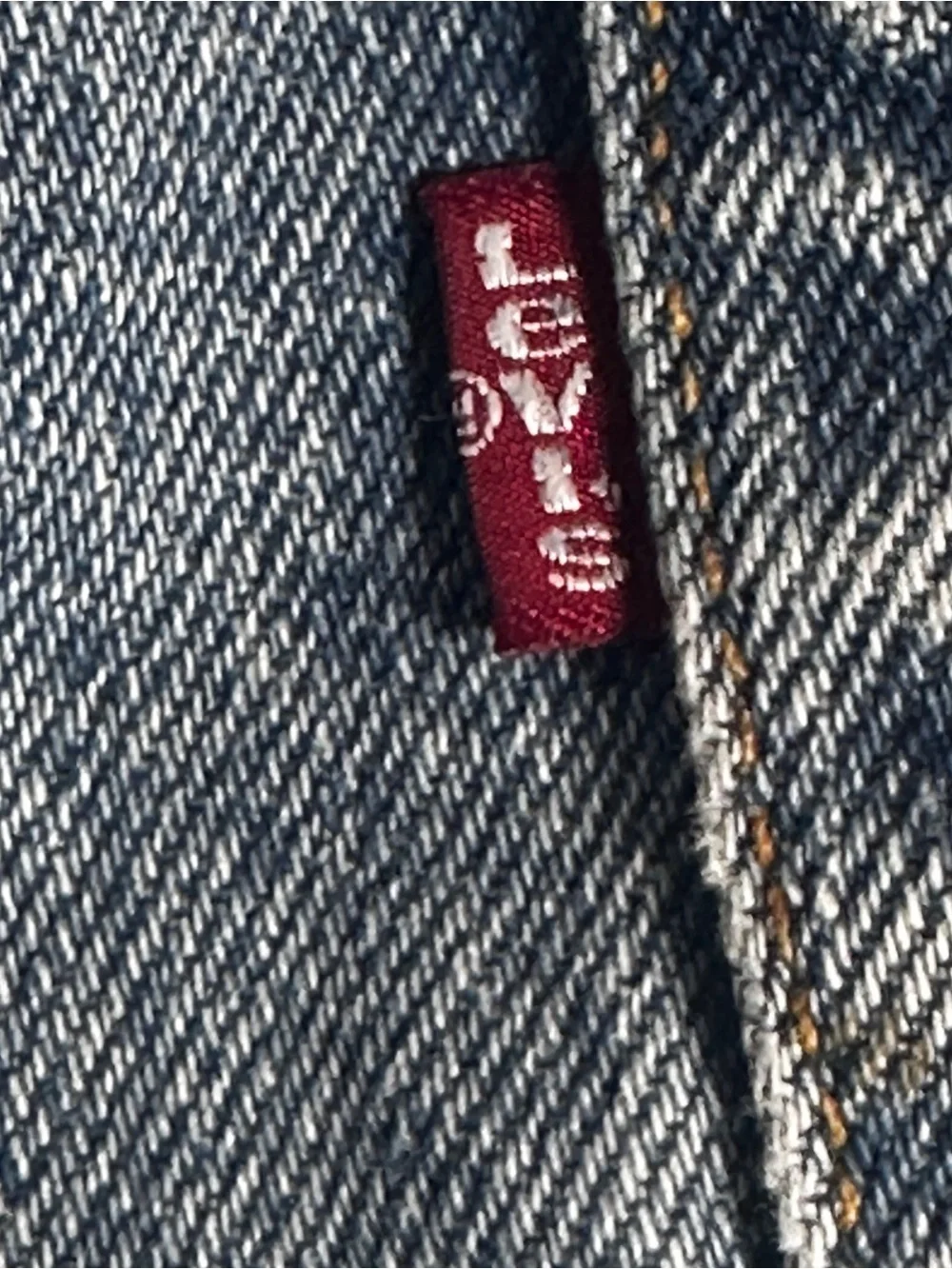 Vintage Levi’s 555 Guy’s Fit Straight Leg Light Wash Jeans 22W 1998
